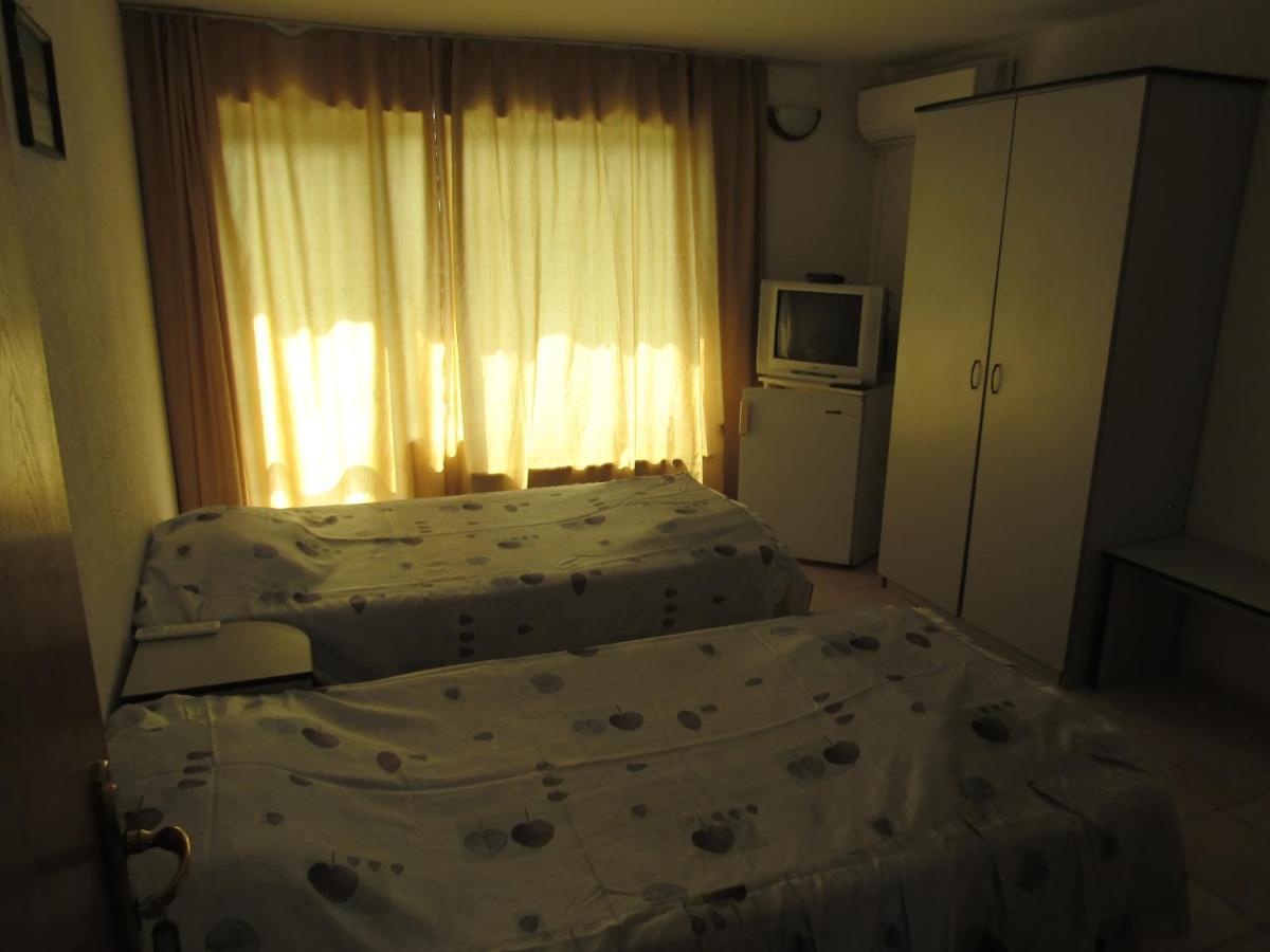 Hostel Papagal Varna Eksteriør billede