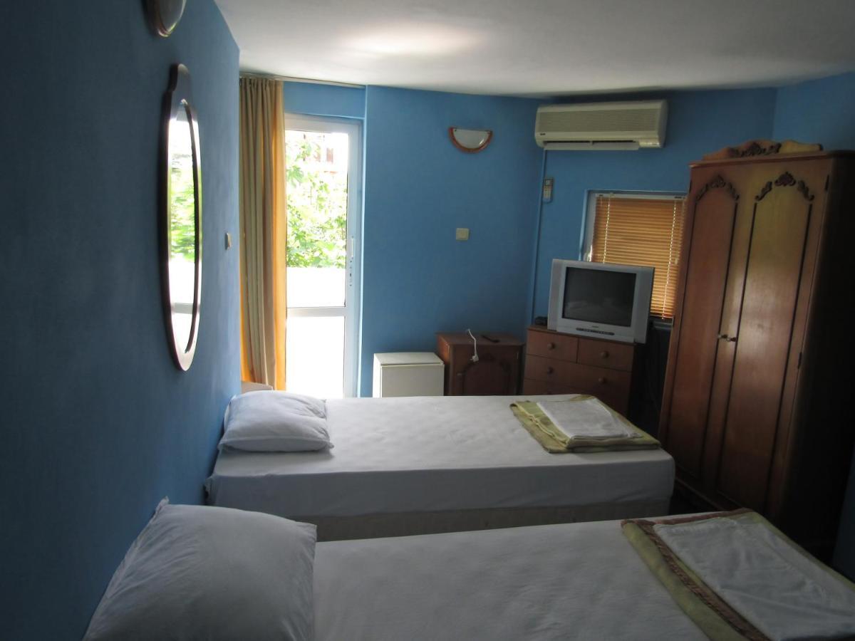 Hostel Papagal Varna Eksteriør billede
