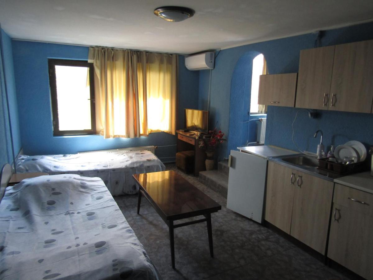 Hostel Papagal Varna Eksteriør billede