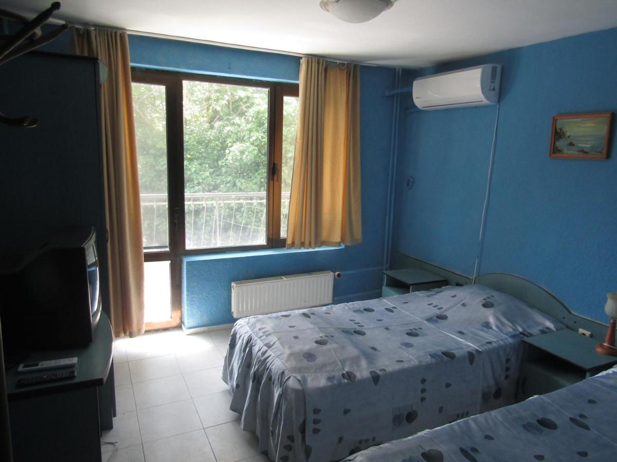 Hostel Papagal Varna Eksteriør billede