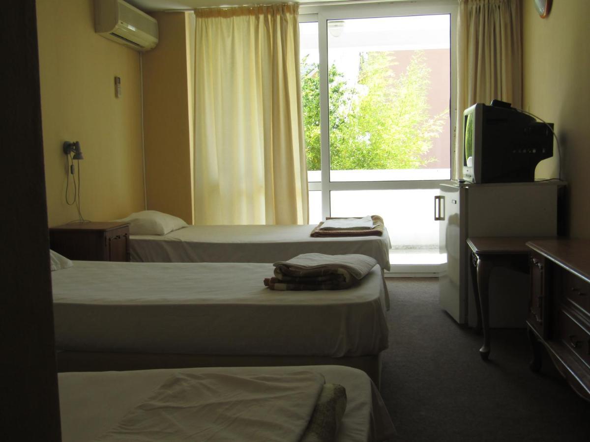 Hostel Papagal Varna Eksteriør billede