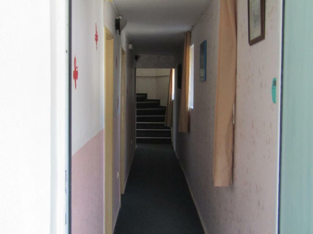 Hostel Papagal Varna Eksteriør billede
