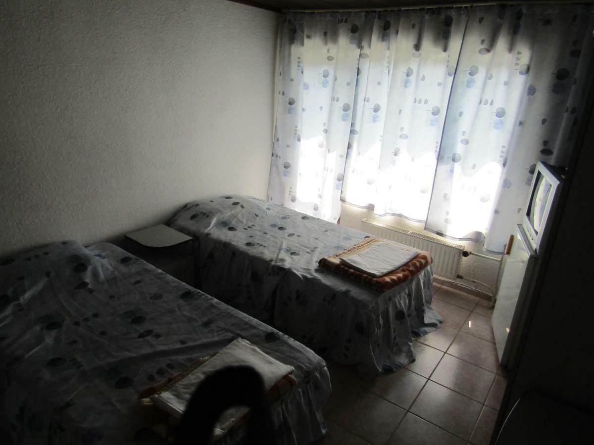 Hostel Papagal Varna Eksteriør billede