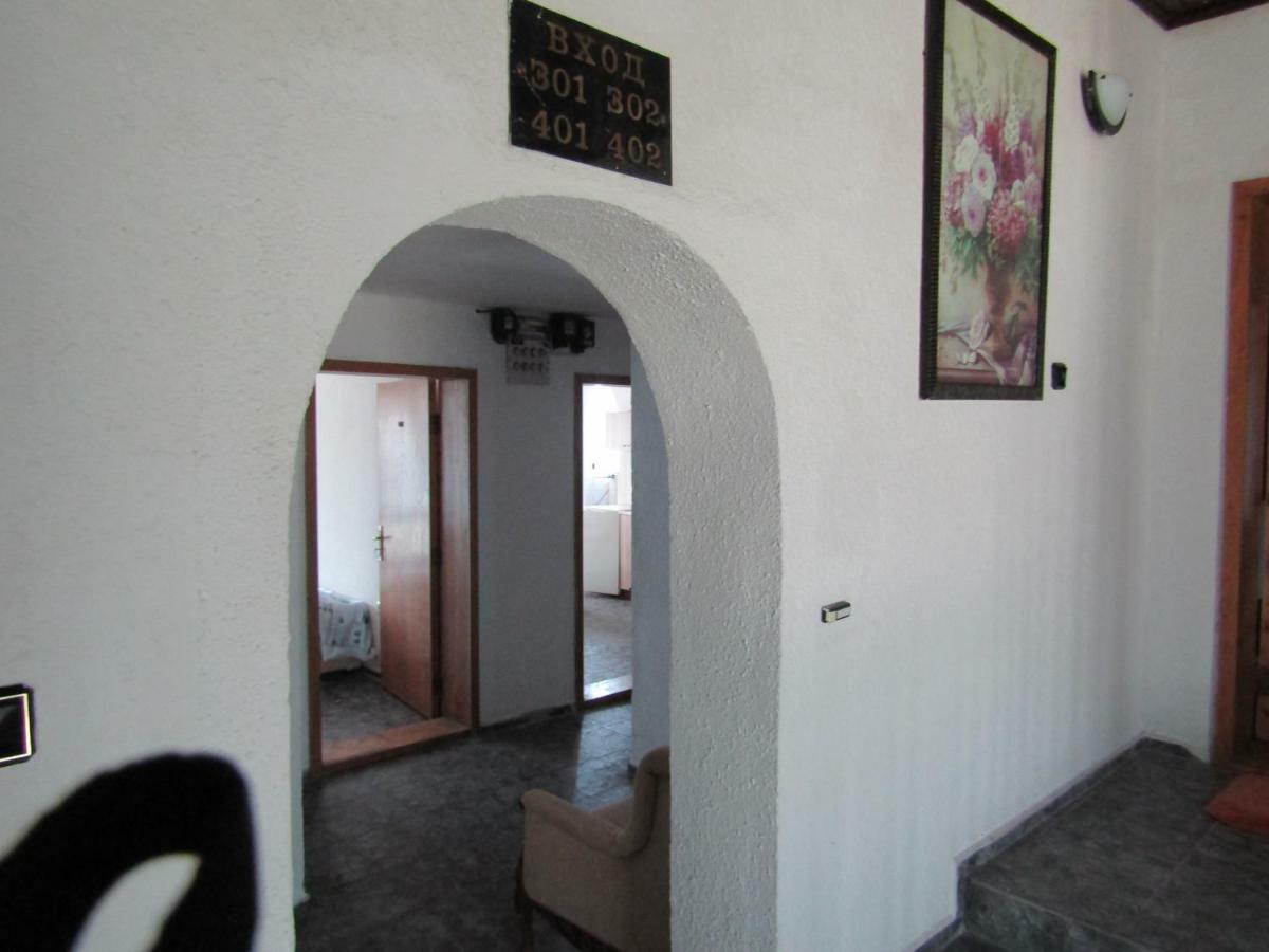 Hostel Papagal Varna Eksteriør billede
