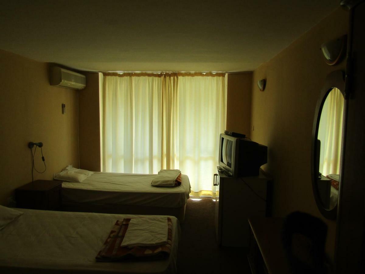 Hostel Papagal Varna Eksteriør billede