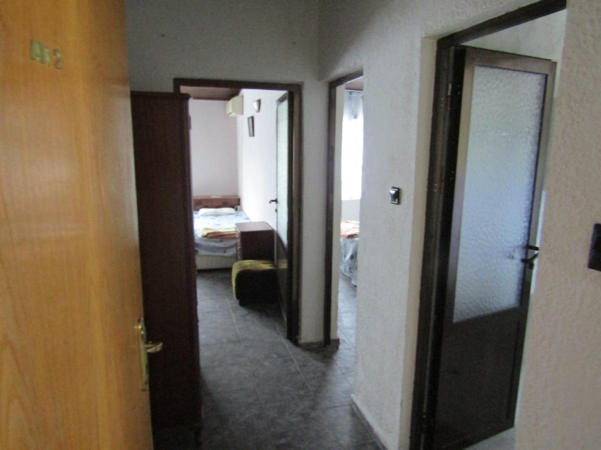 Hostel Papagal Varna Eksteriør billede
